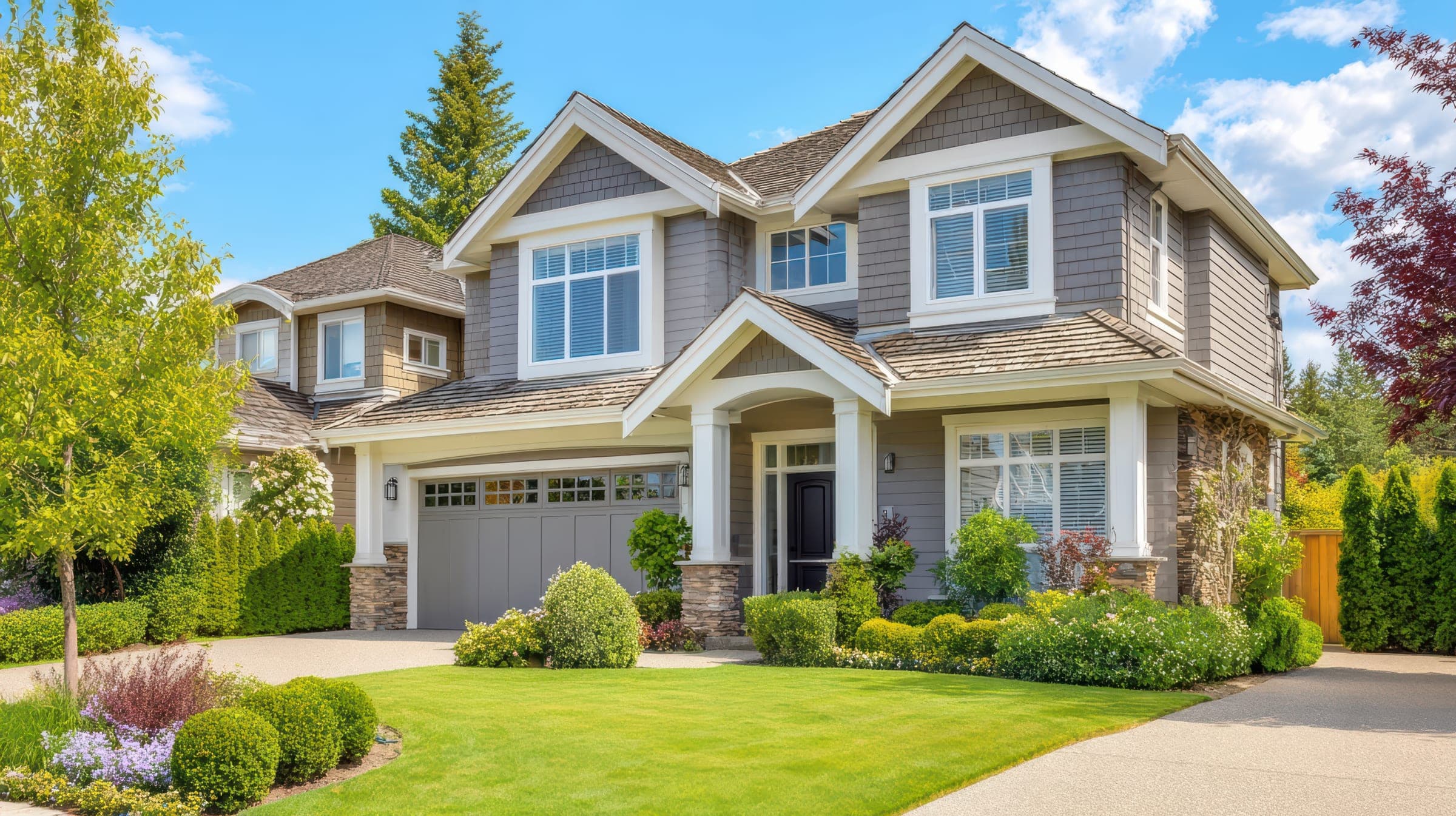 Beautiful Long Island home on a sunny summer day